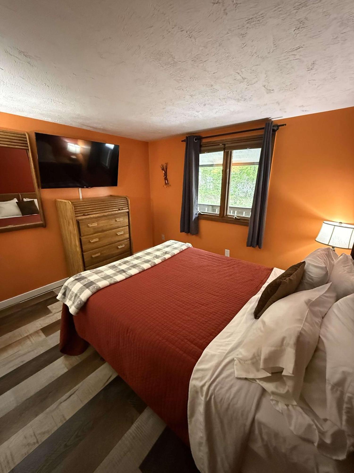 Boyne Mountain Condo -Sleeps 12 Boyne Falls エクステリア 写真
